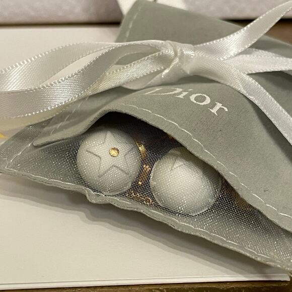 Rare Dior Tribales Earrings | White Matte iPod Drops, Logo Chain, Gift Set, New - Picture 12 of 13